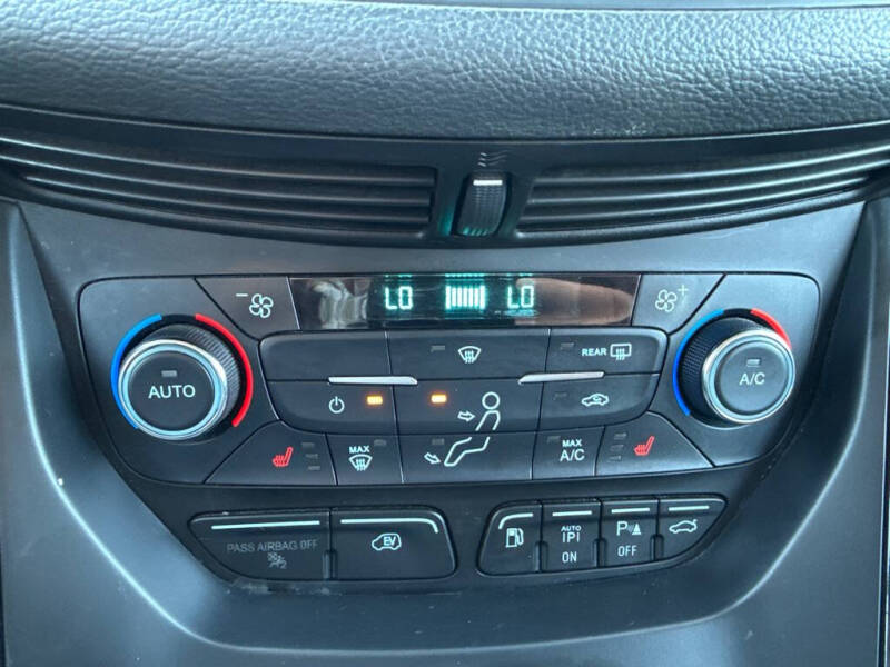 2017 Ford C-MAX Energi Titanium