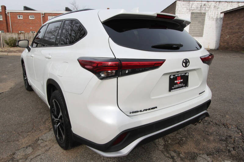 2022 Toyota Highlander XSE photo 5