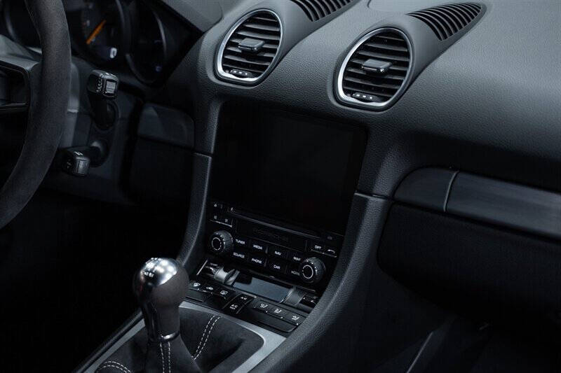 2021 Porsche 718 Cayman GT4