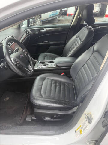 2017 Ford Fusion Hybrid SE