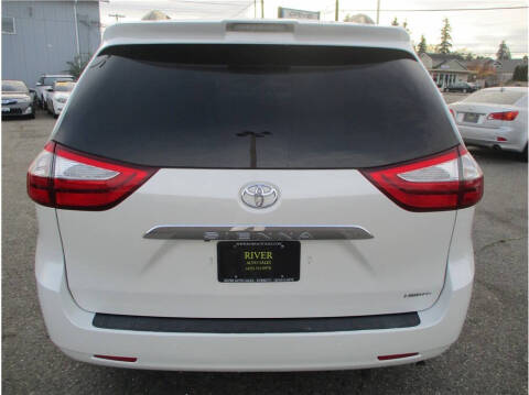 2019 Toyota Sienna Limited Premium 7-Passenger
