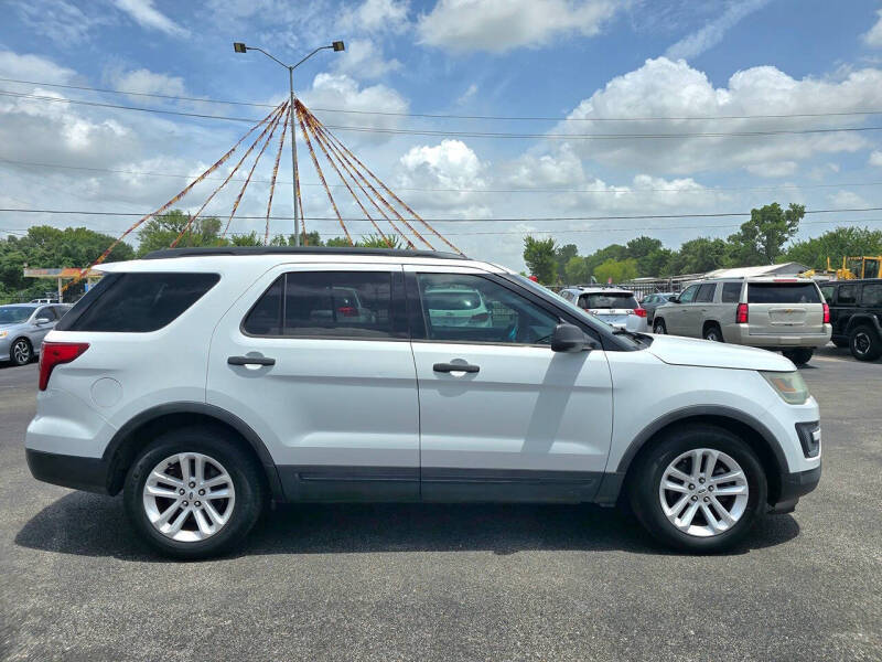 2016 Ford Explorer