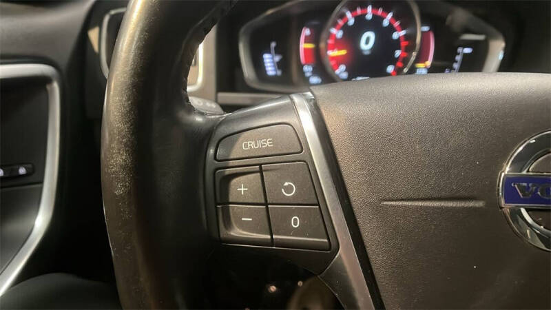 2018 Volvo V60 Cross Country T5 Premier