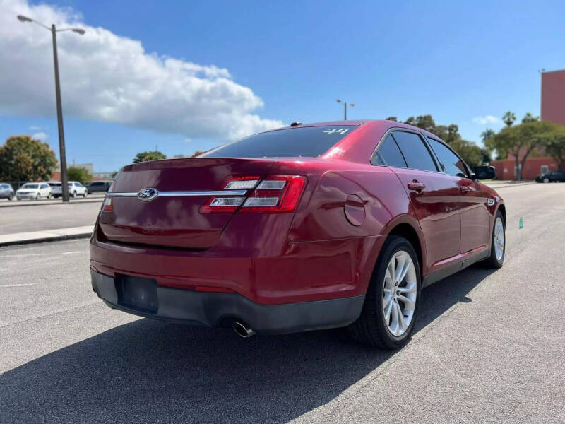 2014 Ford Taurus SEL