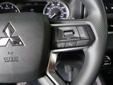 2025 Mitsubishi Outlander ES