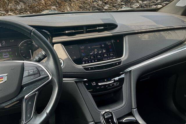 2022 Cadillac XT5 Premium Luxury