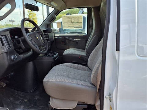 2025 Chevrolet Express 2500