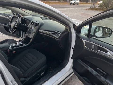 2017 Ford Fusion Hybrid SE