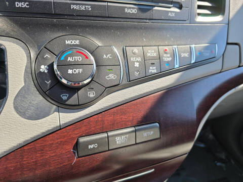 2012 Toyota Sienna