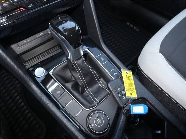 2025 Volkswagen Taos SE 4Motion