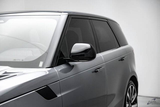2024 Land Rover Range Rover Sport P360 SE