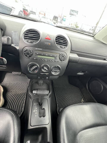 2006 Volkswagen New Beetle 2.5