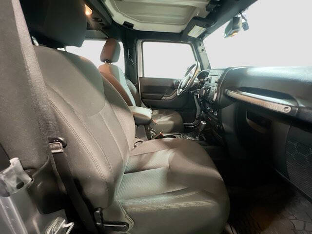 2017 Jeep Wrangler Willys Wheeler