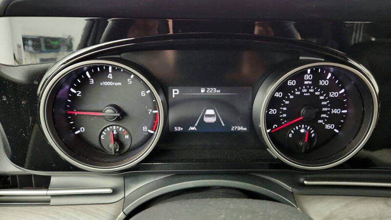 2024 Kia Carnival EX