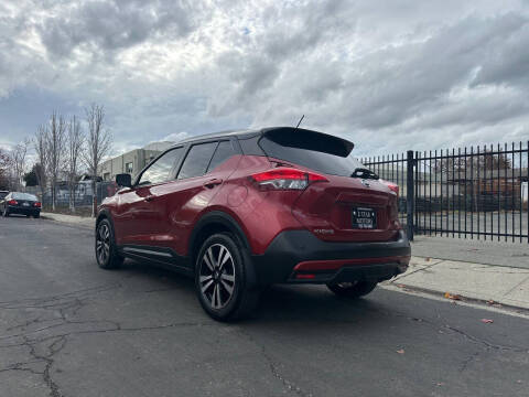 2020 Nissan Kicks SR