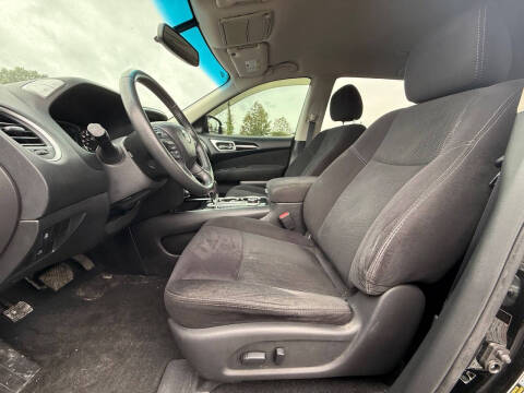 2016 Nissan Pathfinder SV