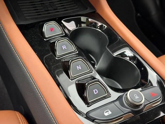 2025 VinFast VF8 Plus