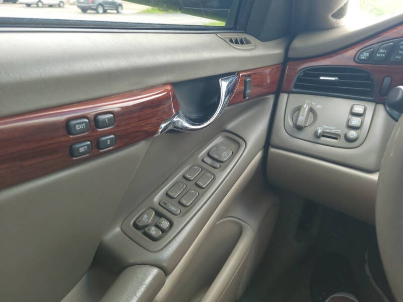 2004 Cadillac DeVille