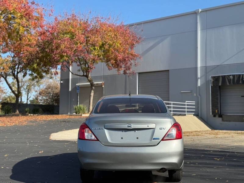 2012 Nissan Versa 1.6 SV