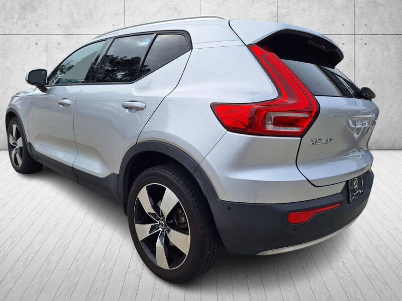 2019 Volvo XC40 T5 Momentum