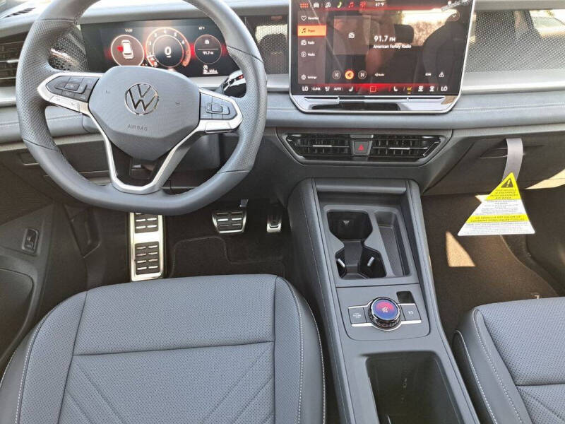 2026 Volkswagen Tiguan SE R-Line Black