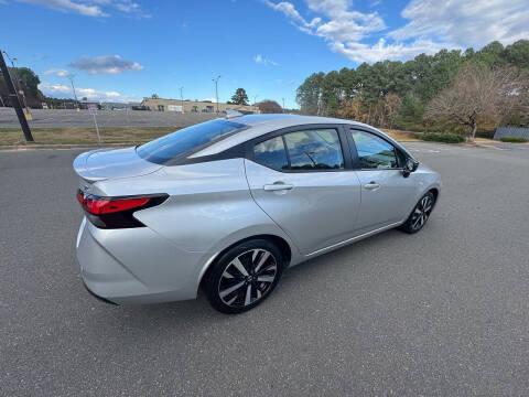 2022 Nissan Versa SR