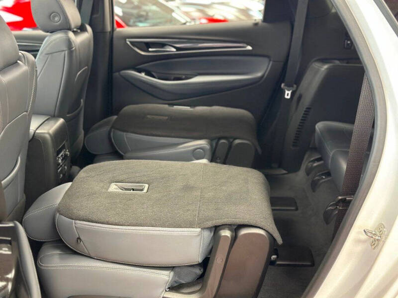 2022 Buick Enclave Essence