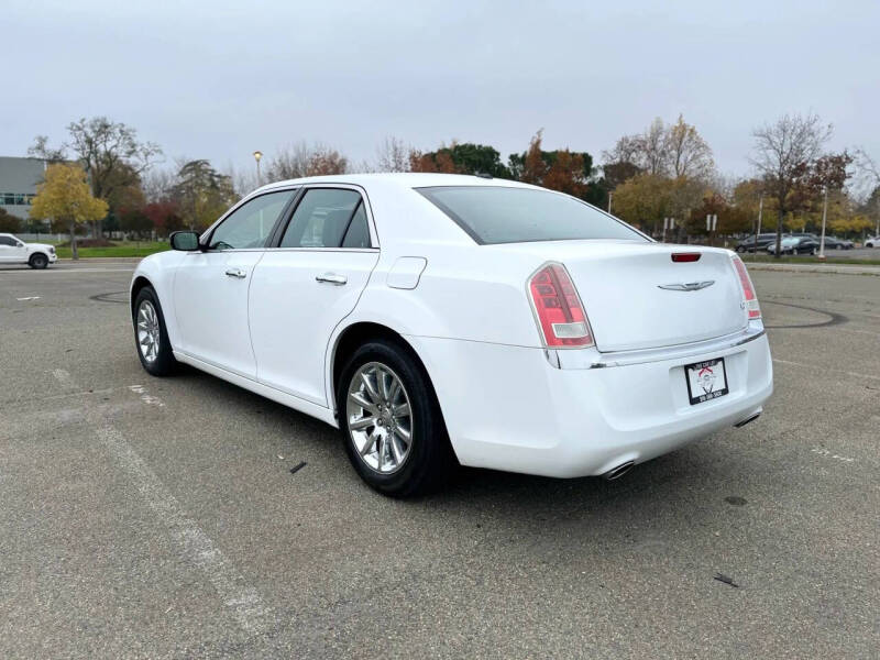 2012 Chrysler 300 Limited