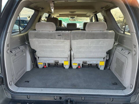 2005 Toyota Sequoia SR5