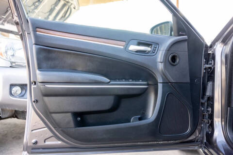 2017 Chrysler 300 C Platinum