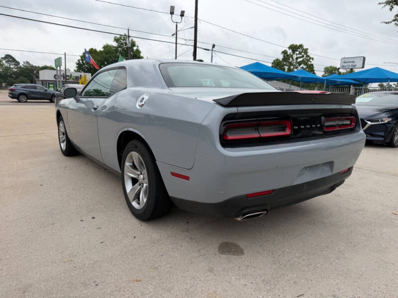 2021 Dodge Challenger SXT