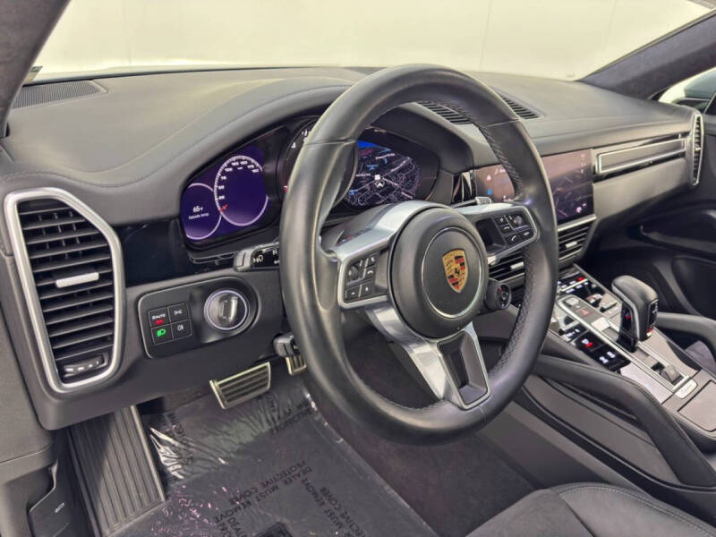 2022 Porsche Cayenne GTS Coupe