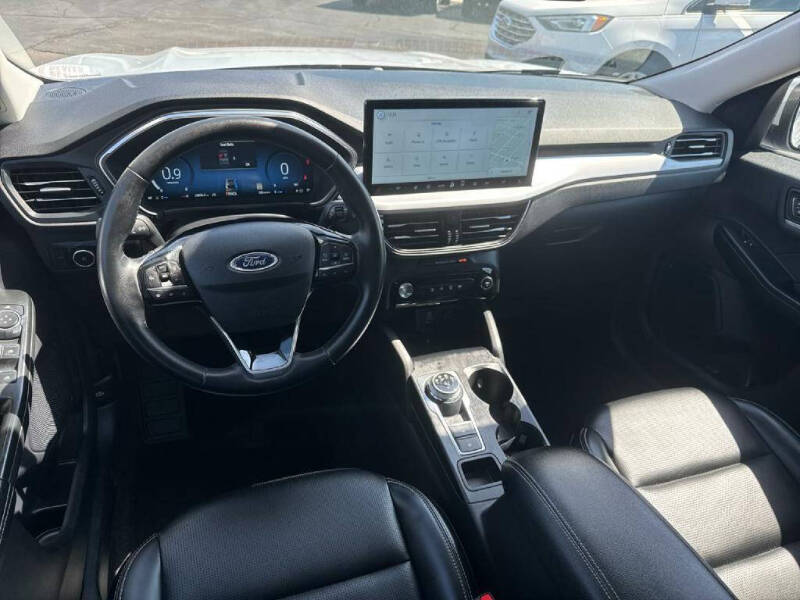 2025 Ford Escape Platinum