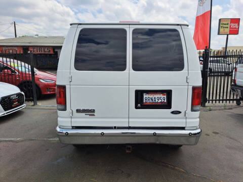2008 Ford E-Series E-350 SD XLT