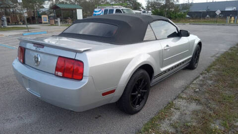 2007 Ford Mustang V6 Deluxe