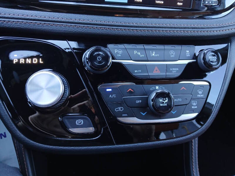 2024 Chrysler Pacifica Pinnacle