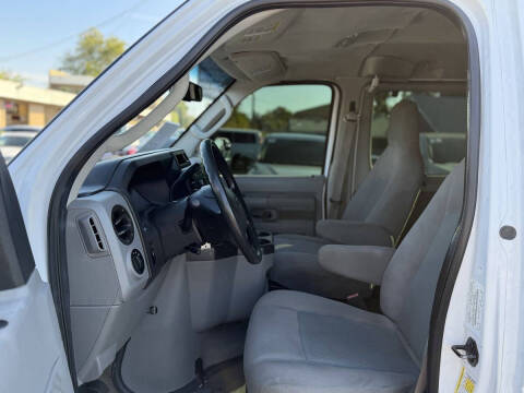 2014 Ford E-Series E-350 SD XLT