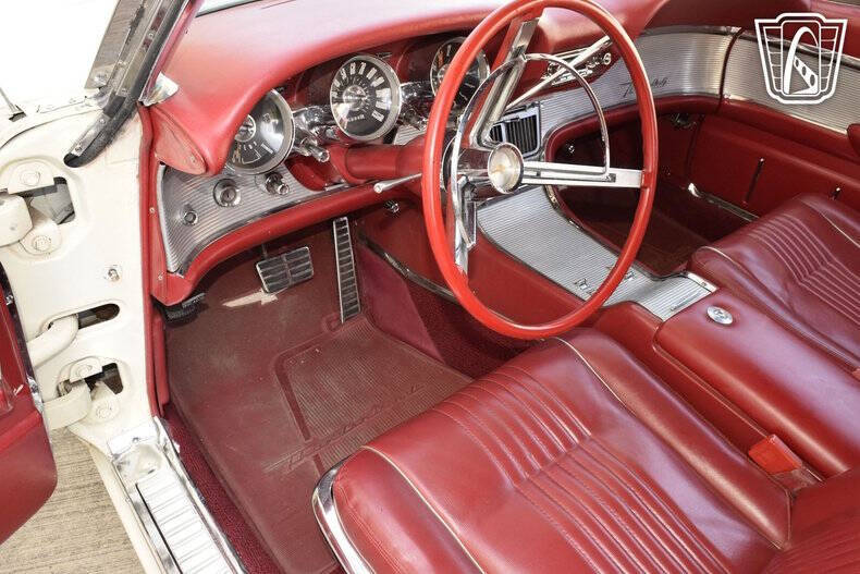 1963 Ford Thunderbird