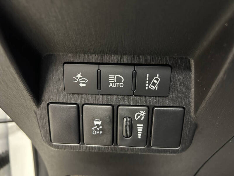 2016 Toyota Prius v Five