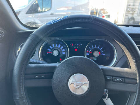 2011 Ford Mustang V6