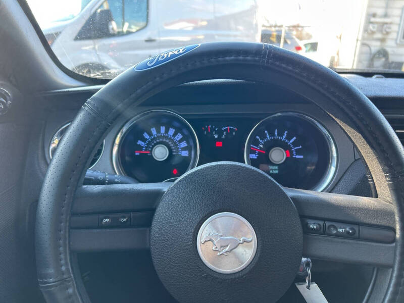 2011 Ford Mustang V6