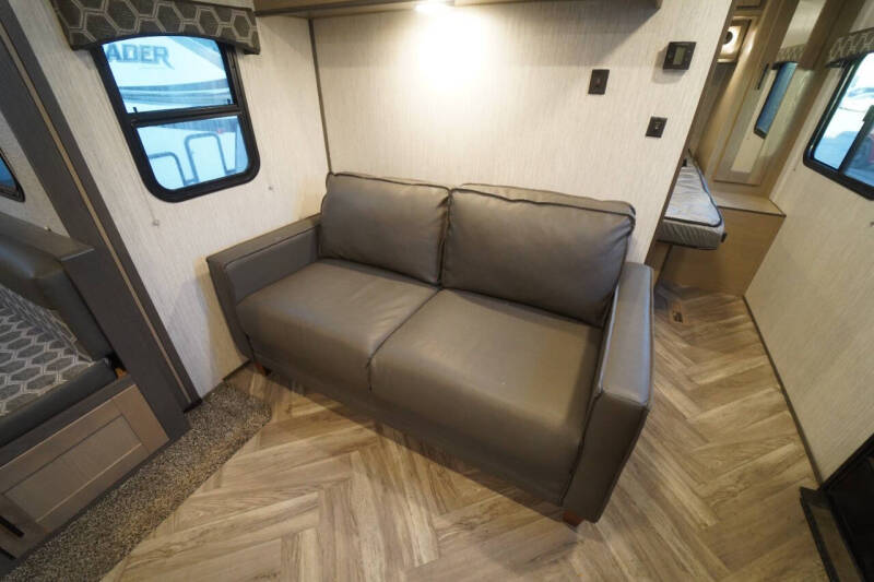 2021 Cruiser RV shadow  Cruiser