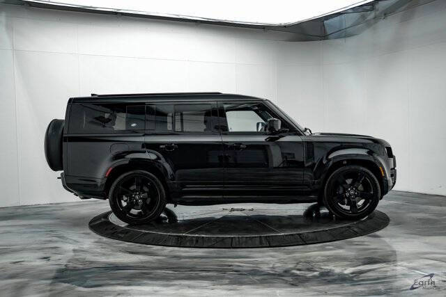 2024 Land Rover Defender 130 P400 X-Dynamic SE