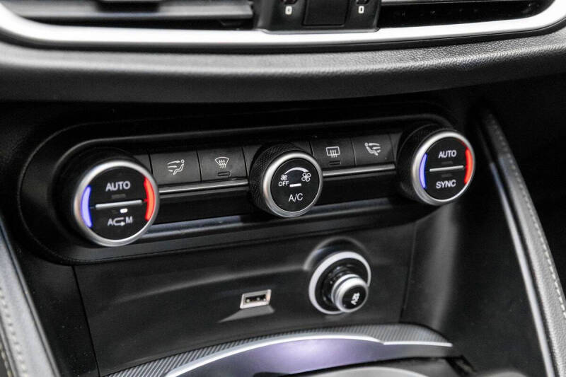 2018 Alfa Romeo Stelvio Sport