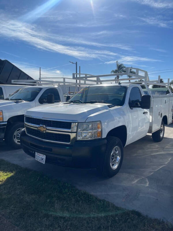 2008 Chevrolet Silverado 2500HD for sale at Williams Auto Mart Inc in Pacoima CA