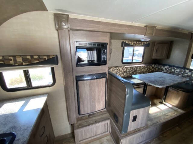 2018 Pacific Coachworks MIGHTY LIGHT