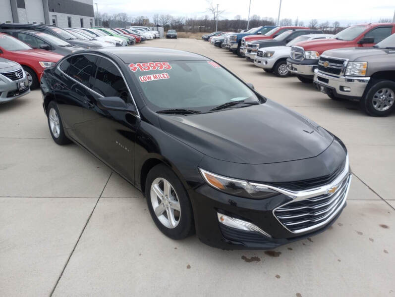 2019 Chevrolet Malibu for sale at Ultimate Rides in Appleton WI