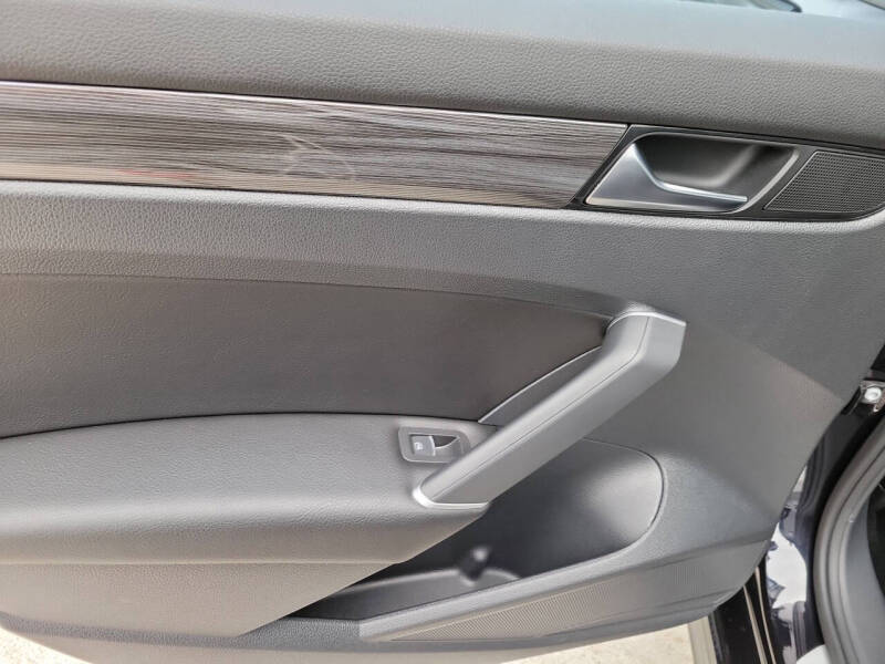 2022 Volkswagen Passat R-Line