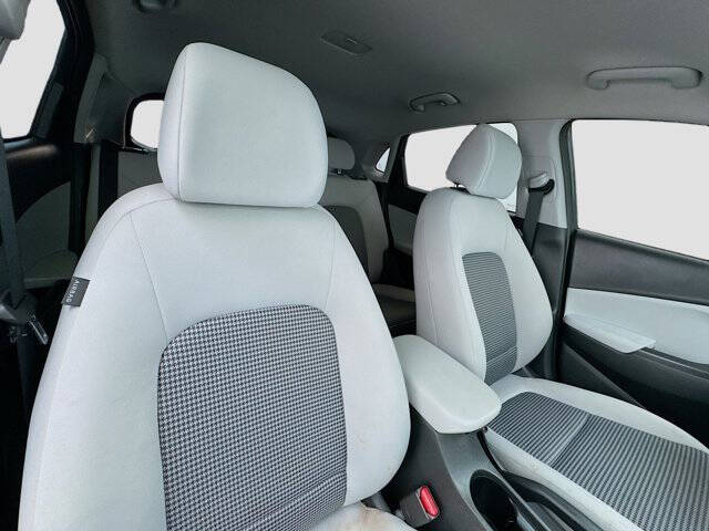 2023 Hyundai Kona SE