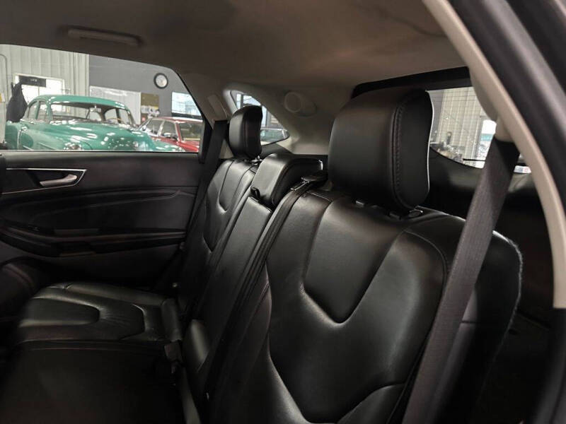 2021 Ford Edge Titanium